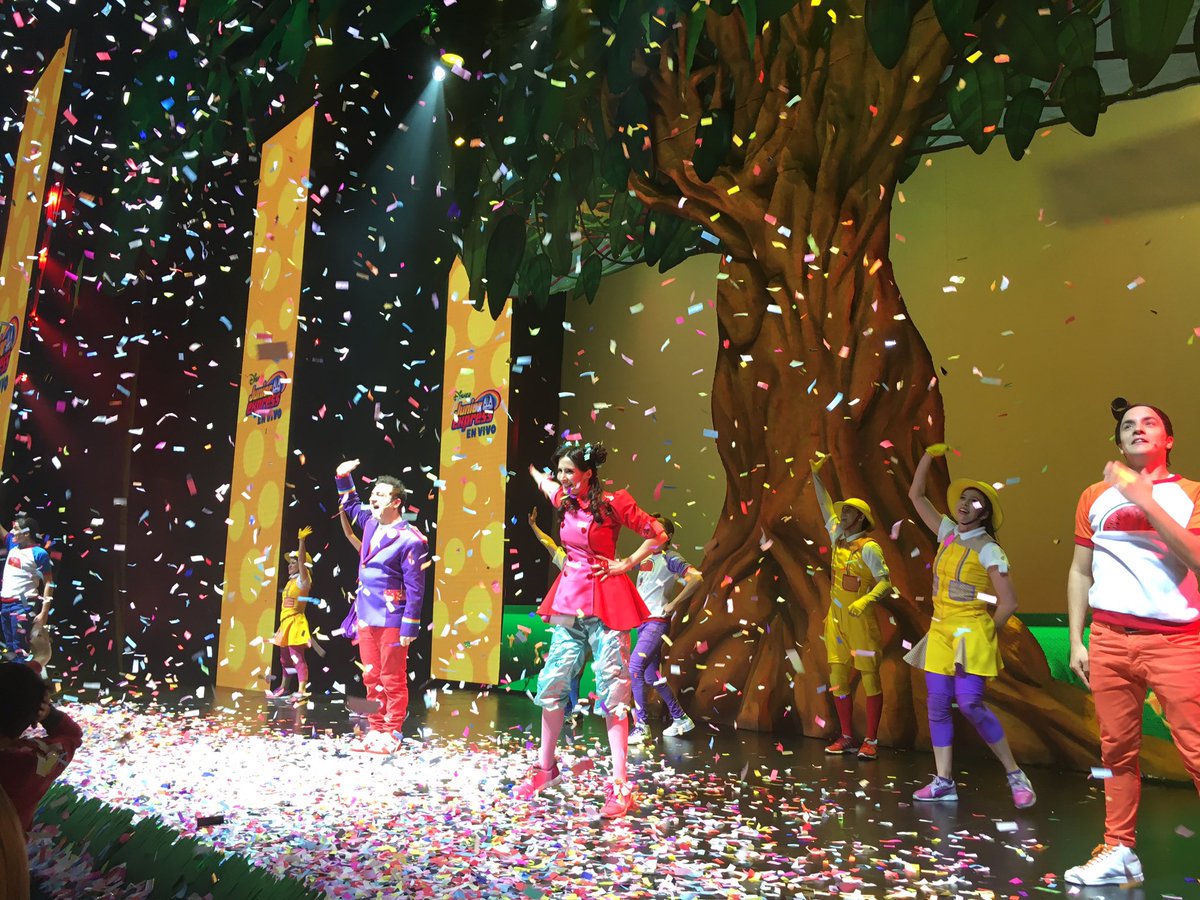 colgada7's tweet photo. Gracias @diegotopaok por el show magico que nos regalaste! #juniorexpressenvivo https://t.co/zOL5eiKEVW