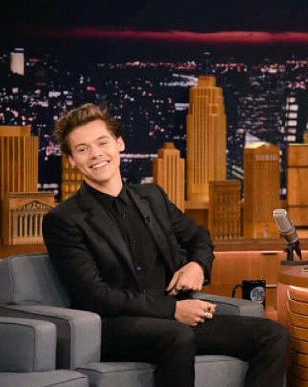 houisfIowers's tweet photo. NÃO CONSIGO LIDAR COM TANTA BELEZA VINDA DE HARRY STYLES https://t.co/H7ShsbCRBJ