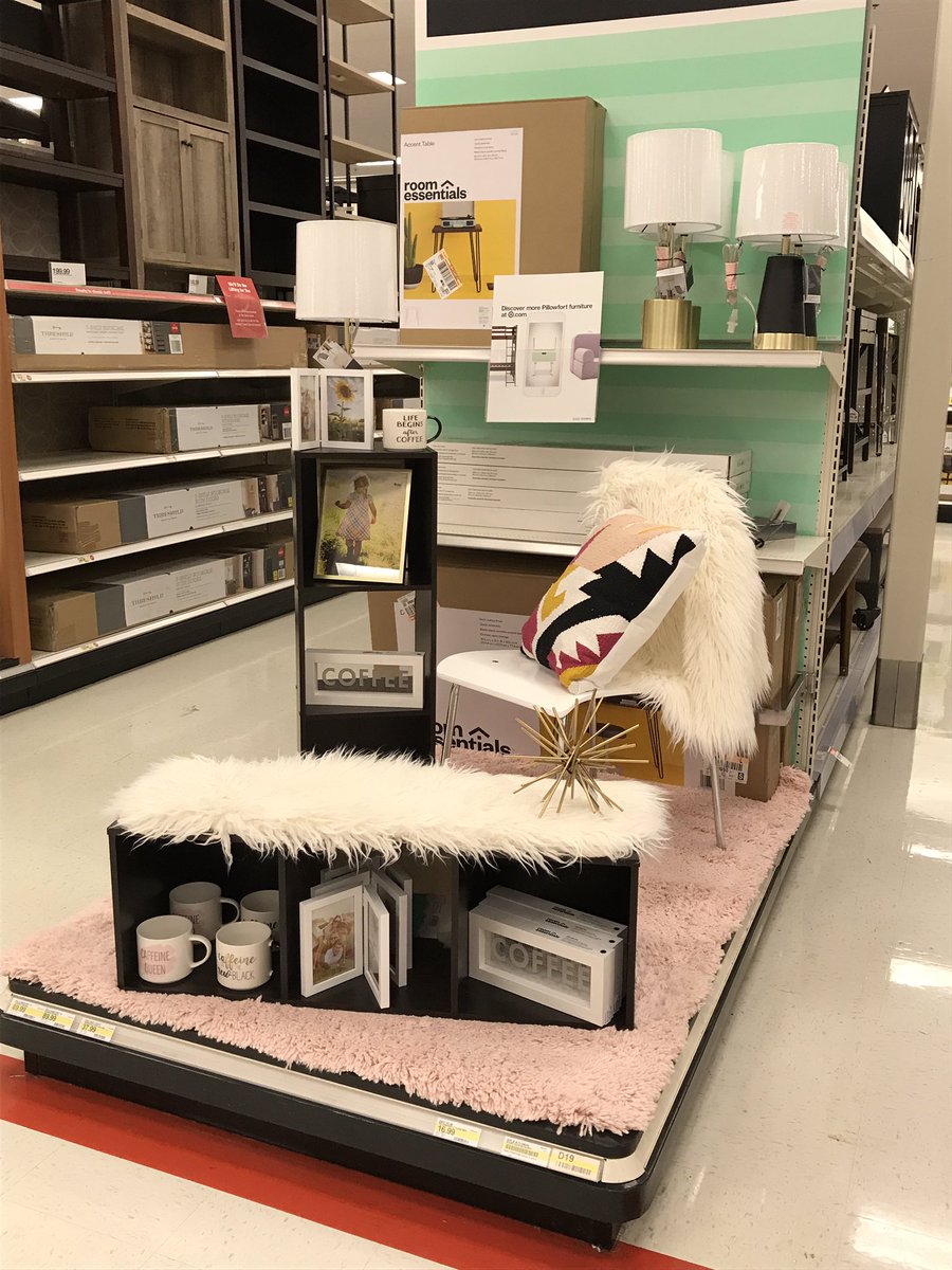 emd_vml0662's tweet photo. Back to college! #btc #t0662 https://t.co/iBmHzw5pRo