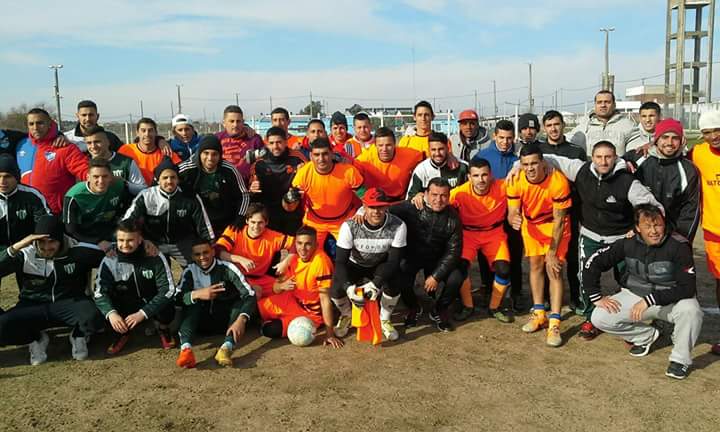 JCPARRA72's tweet photo. Grupo impacto soccer ..club la luz .hoy concurriendo al concar para apoyar a la gente....partido amistoso seleccion concar vs la luz..... https://t.co/TLKY1jI4yz