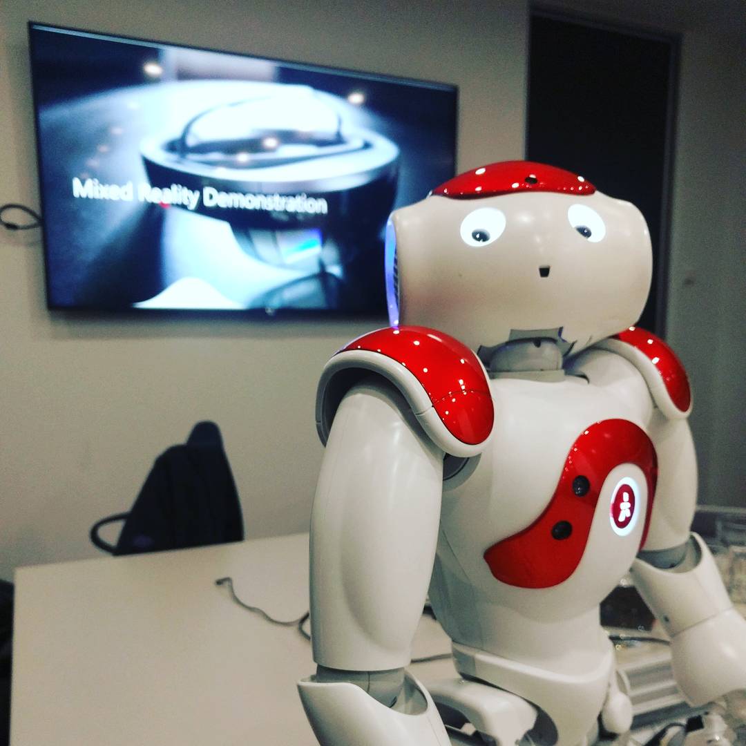 porternovelliau's tweet photo. @AvanadeAUS is with us today to teach us about #hololens, #robotics and #mixedreality.
#welovedigital #weareavanade #convoevolved https://t.co/pv0cm0Regk