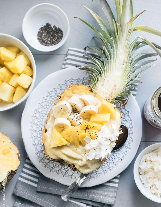 ELLEfrance's tweet photo. #ELLEatable #Pineappleboat : 8 recettes à glisser dans un « bol-ananas » sans hésiter https://t.co/Xd1erKot5i https://t.co/EDK9rqDmTl