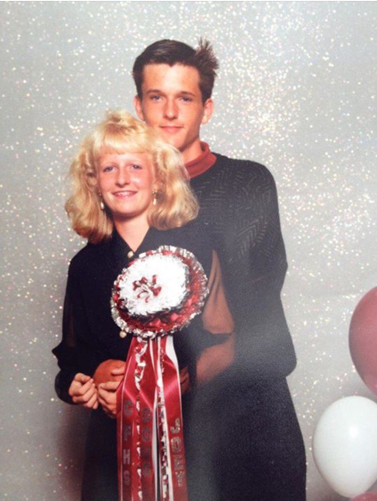 JoeyVaughan77's tweet photo. @HEBCenter I am ready to rock this 'do again!  #90sGiveaway https://t.co/eyuYlFiIH1