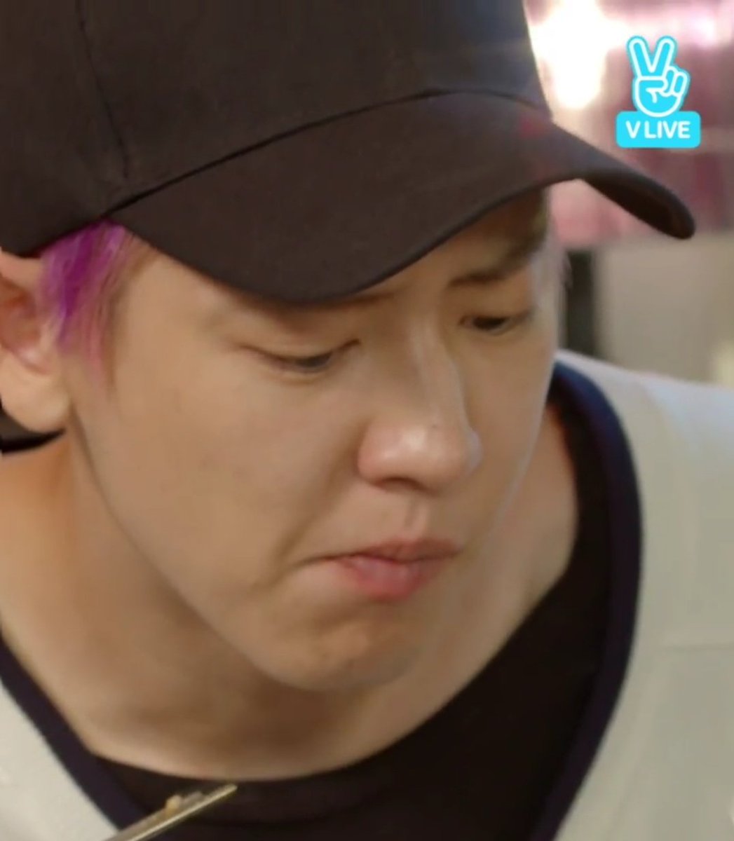 BUBBLETEAHOLIC's tweet photo. รายการ Eating Show V LIVE ของเซฮุน ชานยอล ดีโอ แบคฮยอน แบบรีรัน ออกมาแล้วค่ะ หนุ่มๆกินปลาไหลย่าง 
>>> https://t.co/SoaDbxNgCD https://t.co/n2jEovzvTh