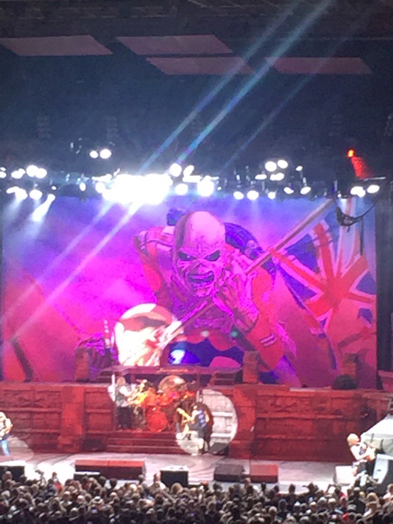nbol69's tweet photo. Maiden killing it#wasteyears https://t.co/YSVOq42NVn