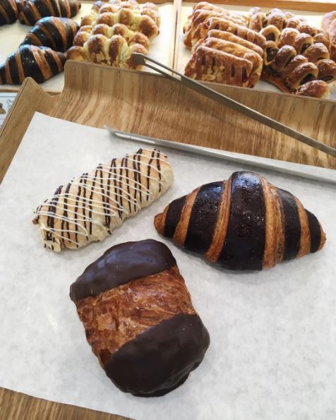 ParisBaguetteUS's tweet photo. Rule of Thumb: Eat At Least 1 Pastry Per Day #Wednesday #WeNeedToCatchUp https://t.co/wz1xsVvyTi