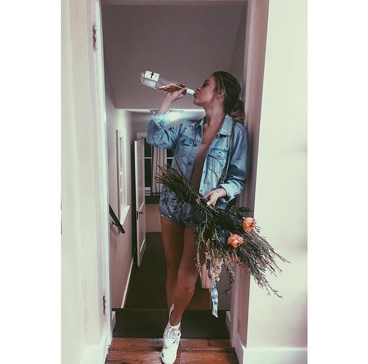 KelseaCentral's tweet image. #KB2 shoot ✔️ (📸 instagram.com/p/BWwCywfFwZt/)