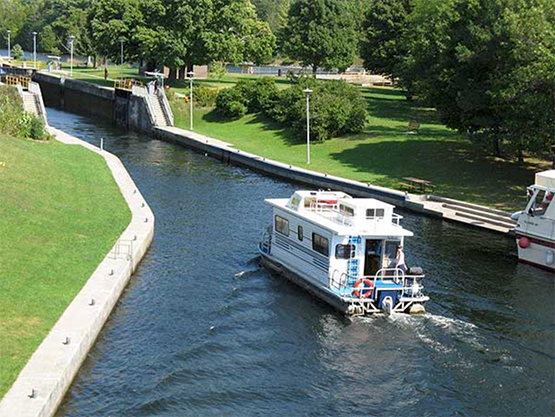 de_almanzora's tweet image. Houseboating on the Trent Severn Waterway @EganHouseboats buff.ly/2tGJojw
#CottageCountry #boating