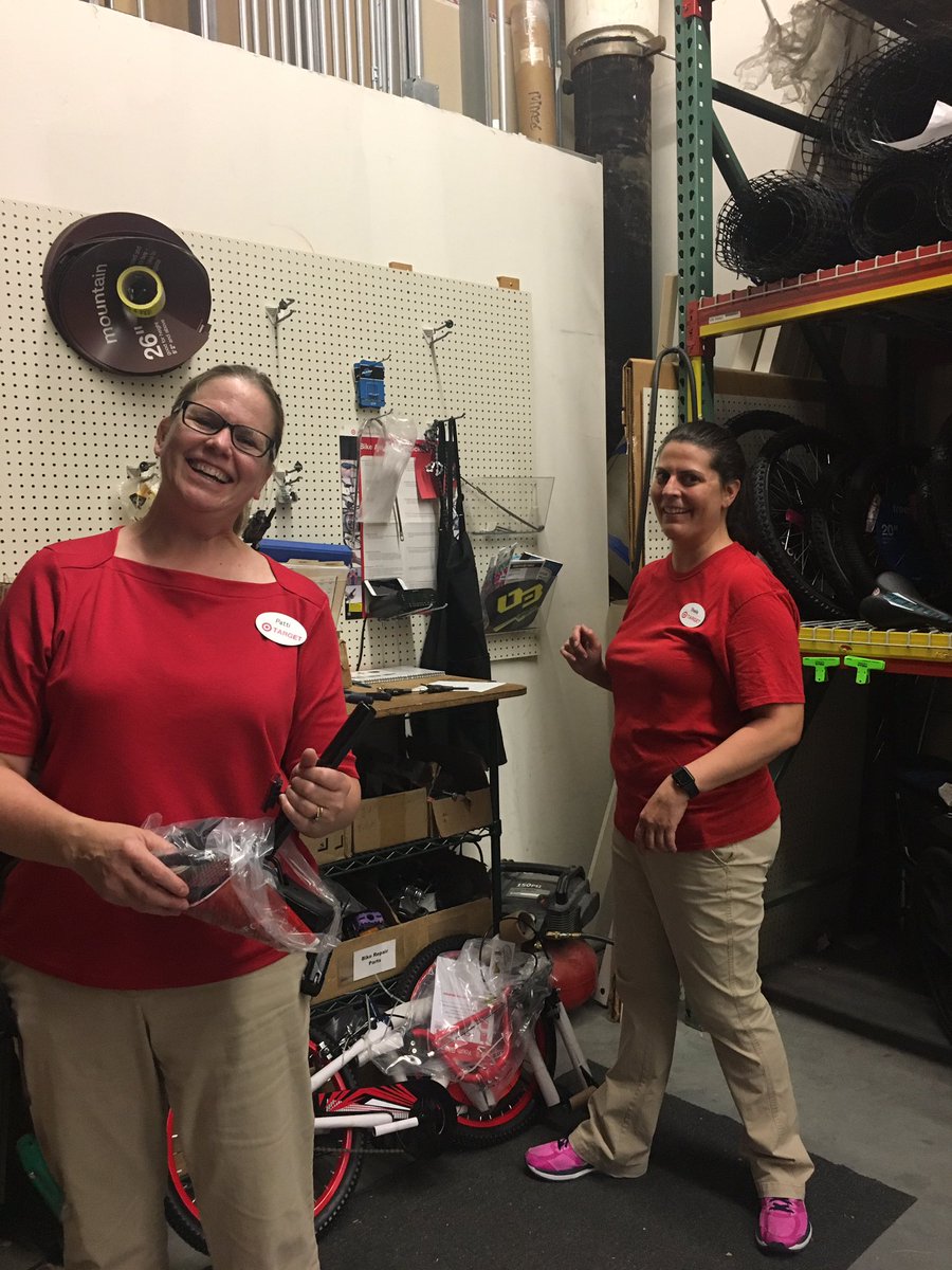 Our awesome bike builder Sheila teaching me and Patti how to build a bike! #global <a href="/Dani_Millis/">Dani Bernhardt</a> @alisonjstephen