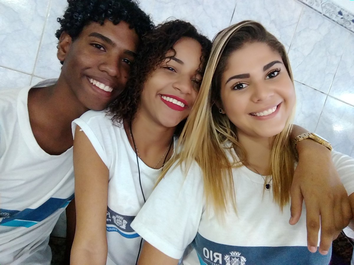 BeaaSouzaa1's tweet photo. Um amor sem explicação ❣️😍❣️
#oMelhorTrio
#AmooVcs
#MeusAmores https://t.co/hDIvorH8uG