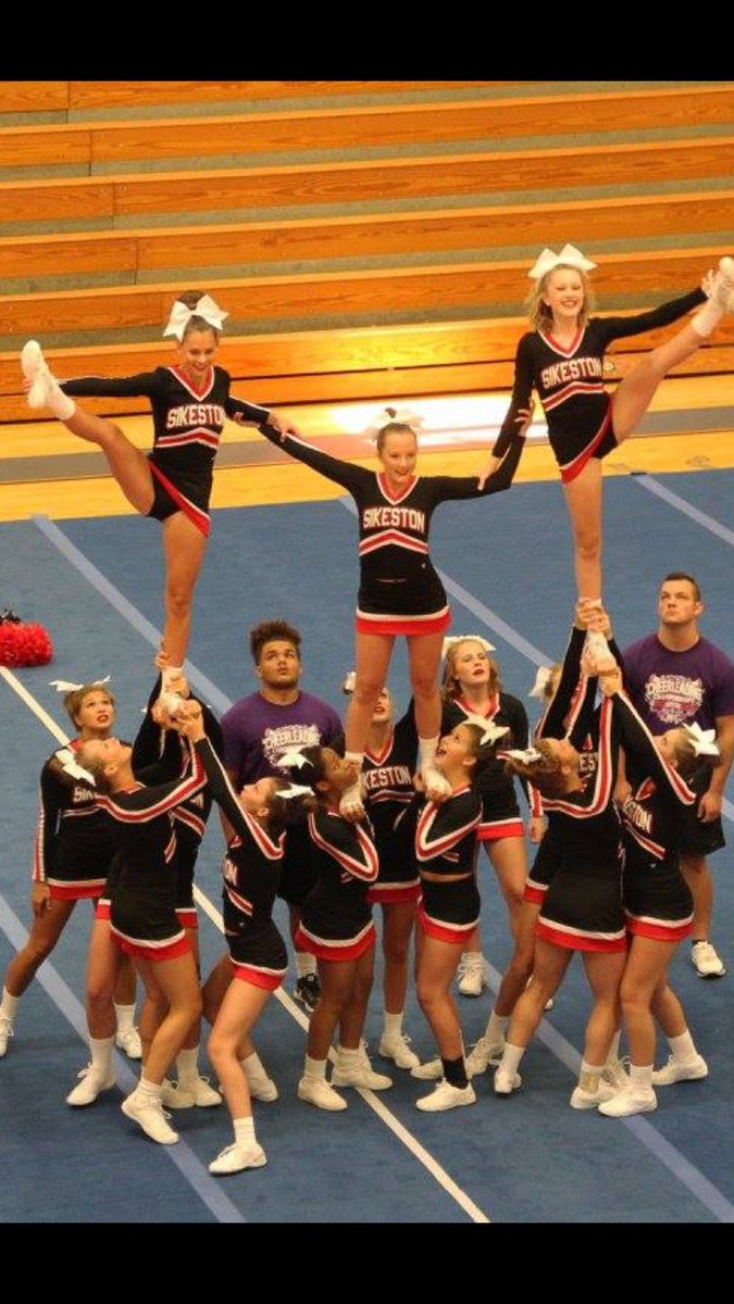 SikestonCheer's tweet photo. Thank you for the support and well wishes. They did great and brought home a first place win! #WeAreSikeston https://t.co/v1VUKlmPl6