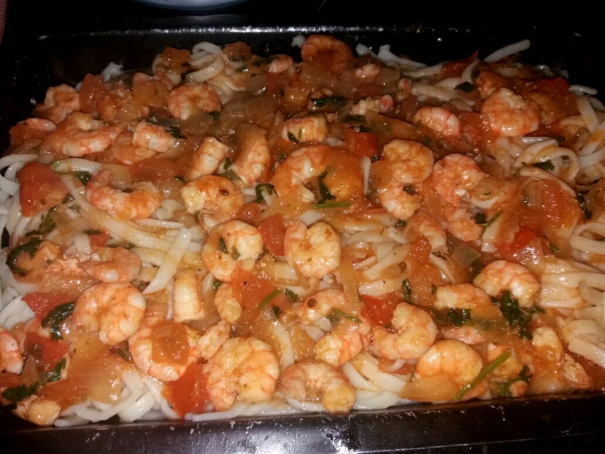 mel327795's tweet photo. Aquele macarrão com camarão .. #matandoavontade 😍👌 https://t.co/6uyOSSQKY4