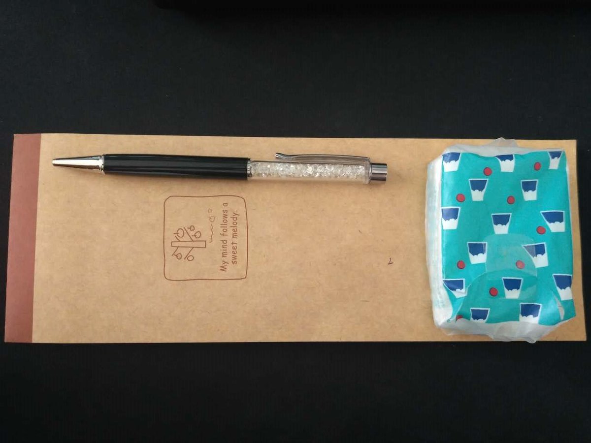 ORT_Virginia's tweet photo. My teacher told me that as a Business Administration graduate, there must always be three items in your bag, tissues, pen and note papers. https://t.co/zx0eS66FFW