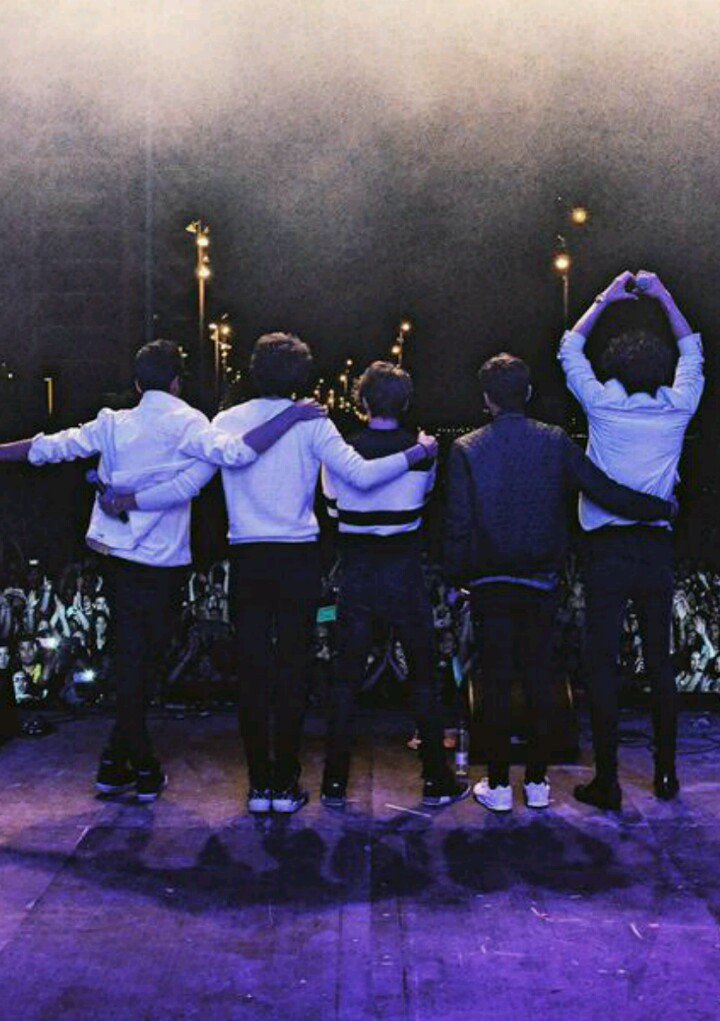 MuggleSquad's tweet photo. @CD9 My #TeenChoice vote for #ChoiceLatinSong is “No Le Hablen de Amor” – CD9 https://t.co/8XjTYQGGzk