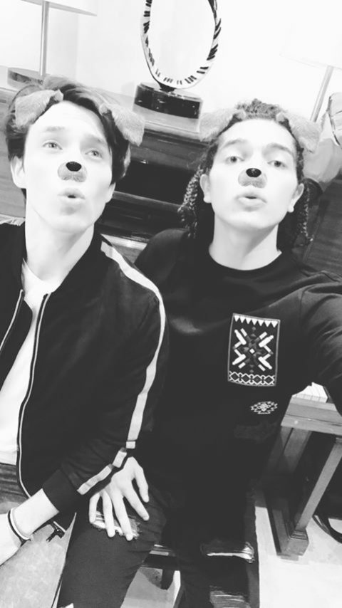 MuggleSquad's tweet photo. @CD9 My #TeenChoice vote for #ChoiceLatinSong is “No Le Hablen de Amor” – CD9 https://t.co/BQ8ImF5283