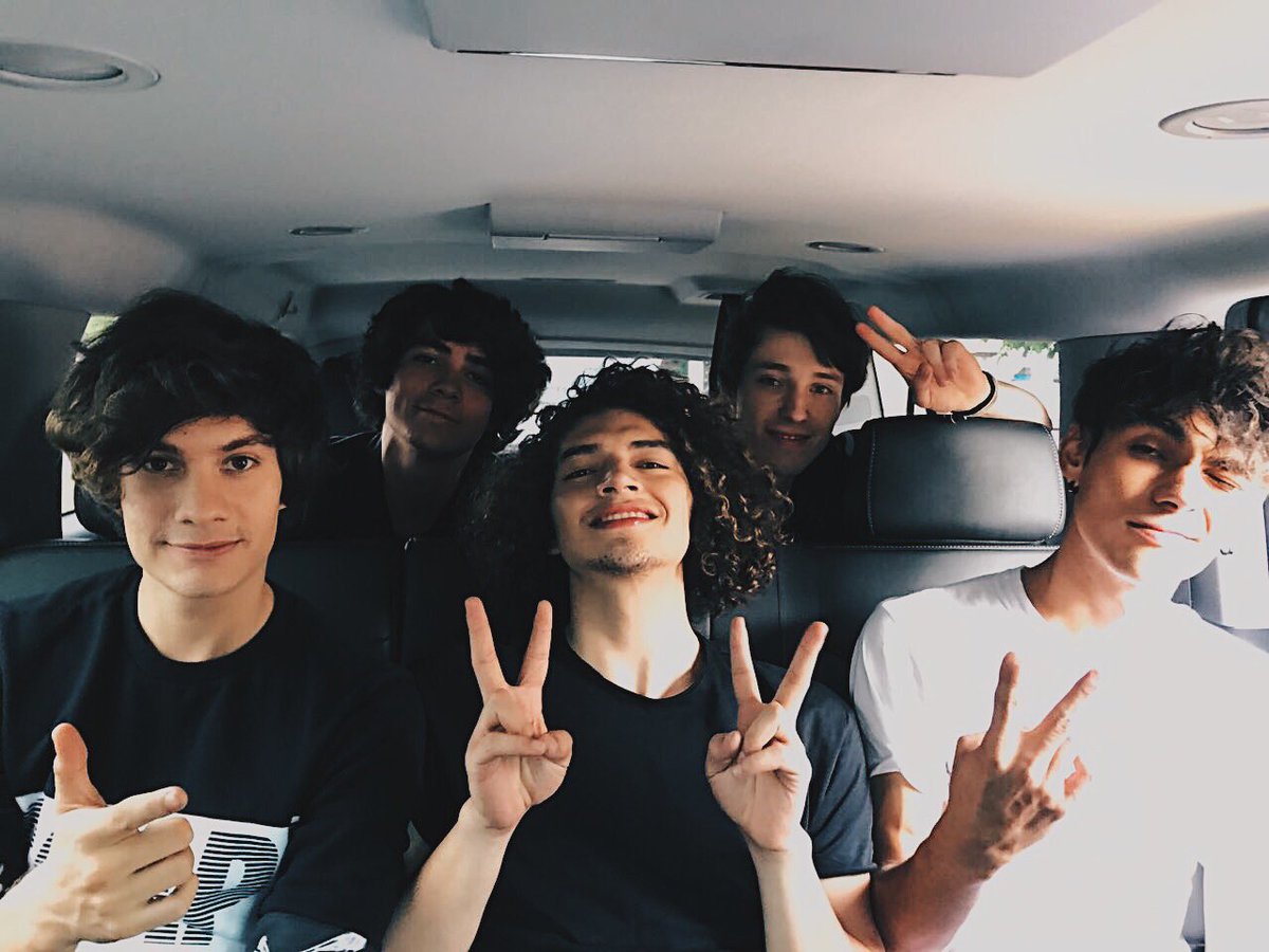 MuggleSquad's tweet photo. @CD9 My #TeenChoice vote for #ChoiceLatinSong is “No Le Hablen de Amor” – CD9 https://t.co/KOlwkRUM4m