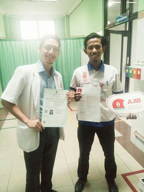 UPPTSPTUGUT's tweet photo. Verifikasi berkas dan antar SIP Dokter Umum dr. Ketut Bagus D. di RSUK Koja oleh AJIB @AJIBPTSPDKI @layananjakarta @edyJDM #SalamSetia https://t.co/8boAxinswe