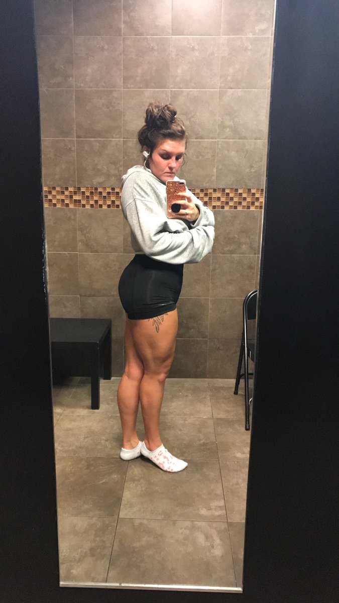 madisonwetli_'s tweet image. @JustinMihaly has my second leg day of the week walking like a baby deer. But no mercy. I gave 120% tonight. #TeamMihaly #WorkOrBeOutWorked