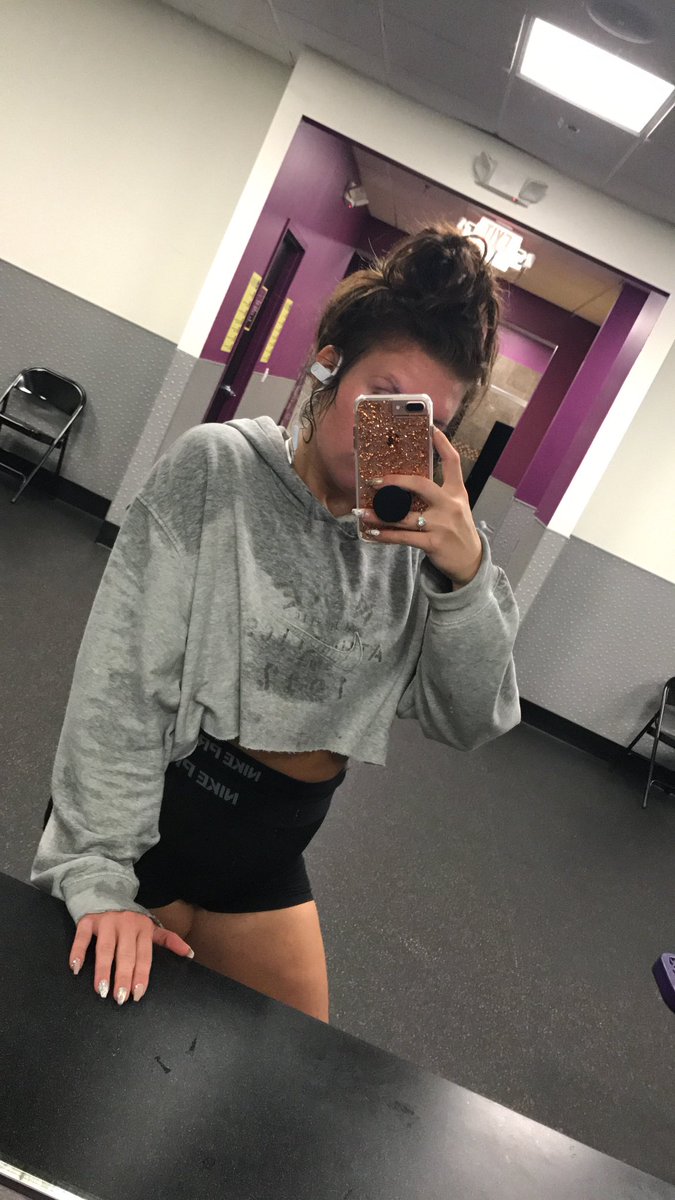 madisonwetli_'s tweet image. @JustinMihaly has my second leg day of the week walking like a baby deer. But no mercy. I gave 120% tonight. #TeamMihaly #WorkOrBeOutWorked