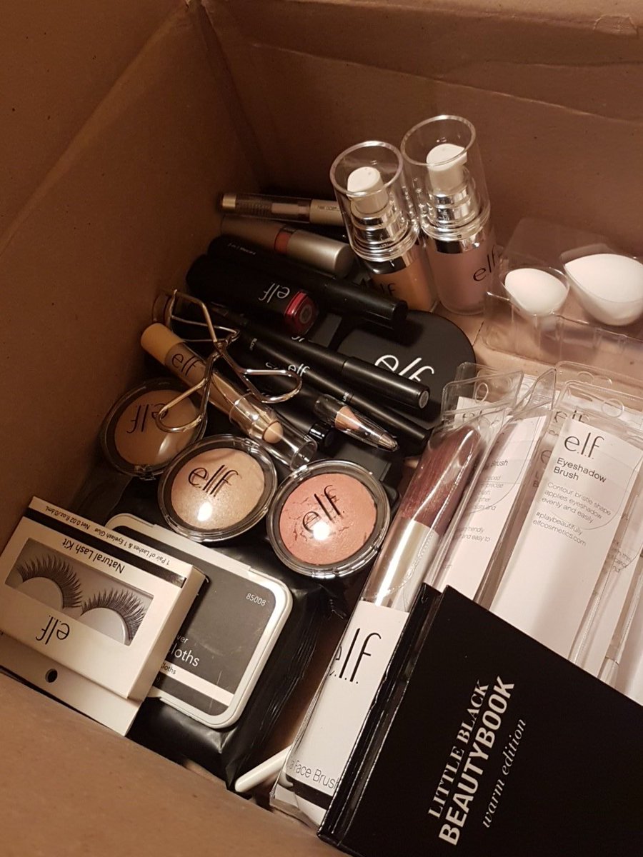 17kmo's tweet photo. @elfcosmetics #fanlove can't wait to try out some new things https://t.co/Pman0EXwc2