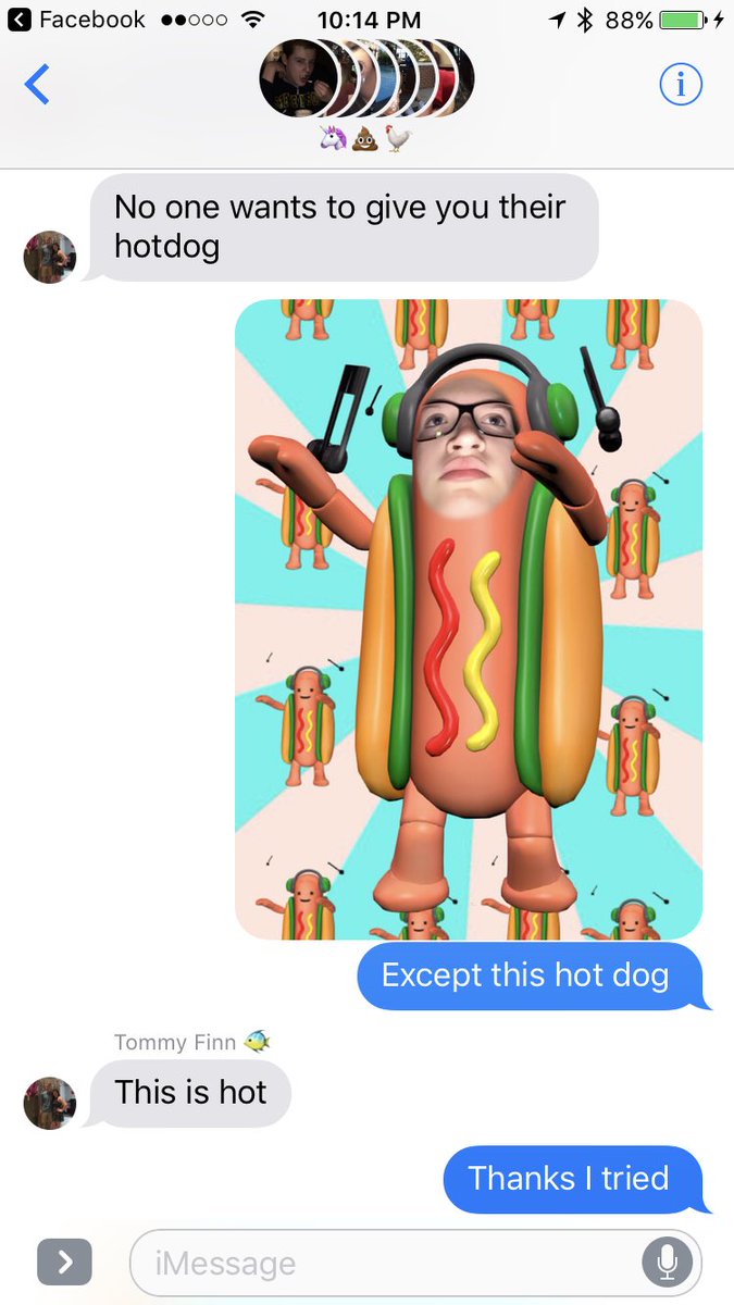 lapins_21's tweet photo. Friendship in a nutshell...or should I say friendship in a hot dog bun? �� https://t.co/LQacTcJK9i