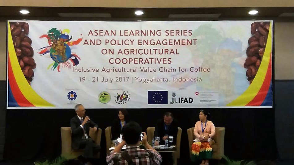 AsiaPacFarmers's tweet photo. Follow us on Facebook for more updates on the ongoing #ALSPEAC in Yogyakarta, Indonesia! https://t.co/J4mg9ZK3Ge #ASEANCoffee #ASEANFarmers https://t.co/fAVL9cwsV6