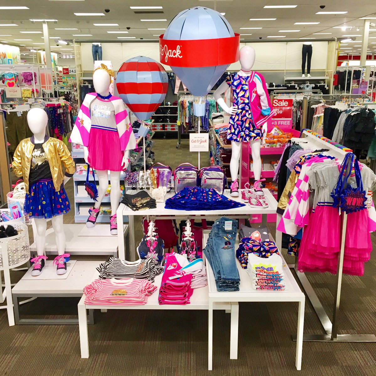NikkiRappp's tweet photo. Superhero style💘 #VMLstyle https://t.co/cUvXtVtmPU