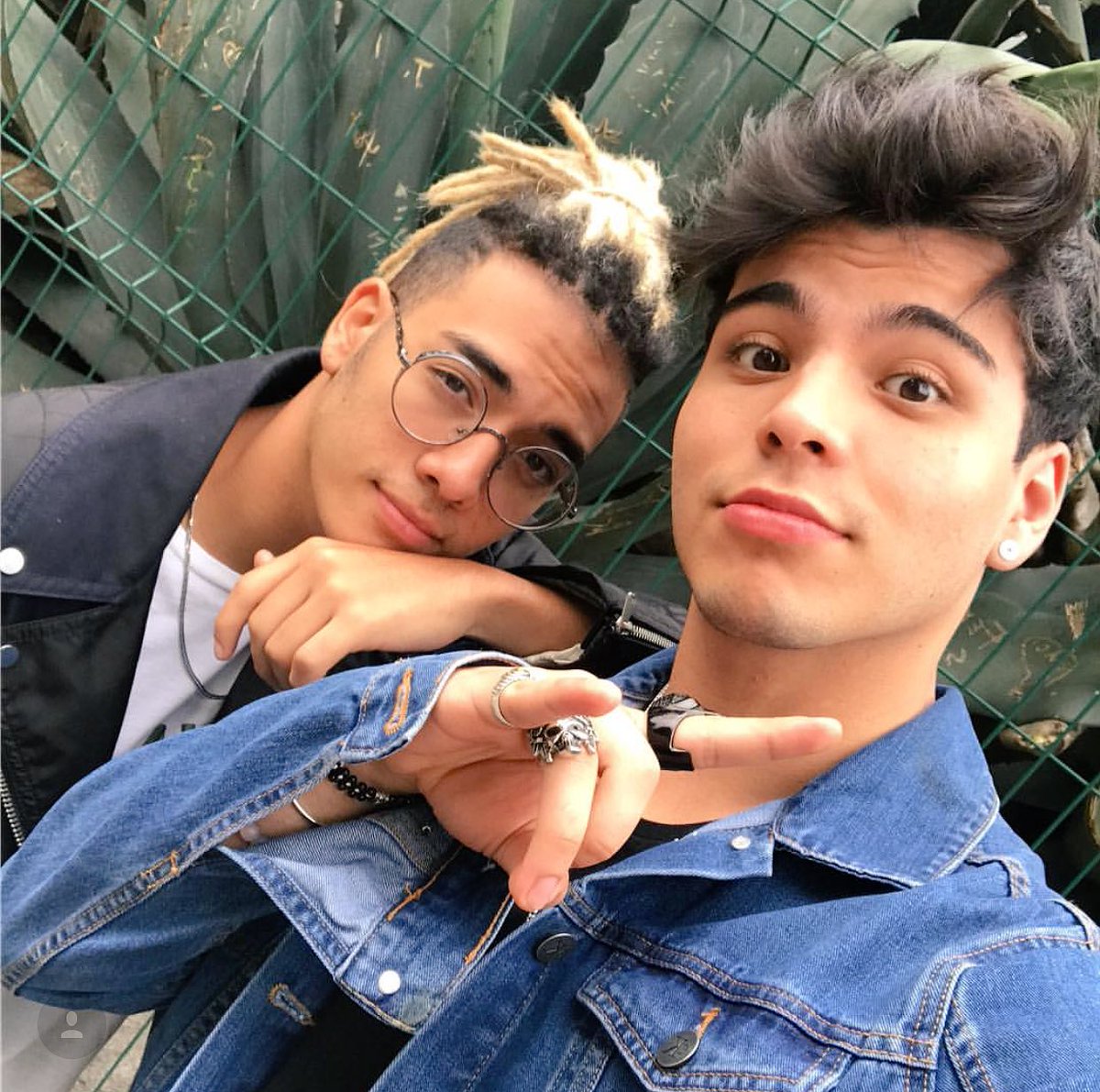 villalobossebas's tweet photo. Rt this tweet for a follow/dm ⚡️ #SebastianVillalobos #PDCs #SaakTrendy #KCAMexico https://t.co/qhgyDGKYF0