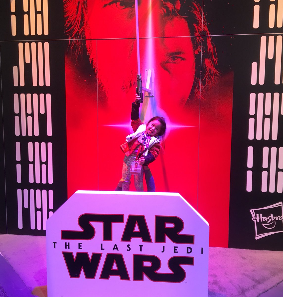 NerdHeather's tweet photo. If this isn't the highlight of #SDCC I just don't know what is https://t.co/ROFw7EAy3N