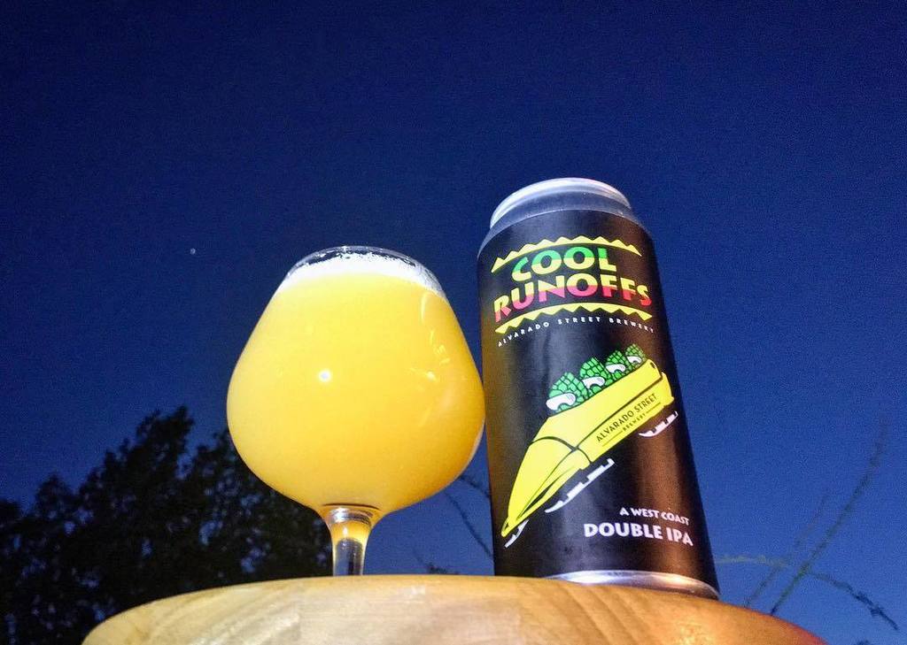 kjfsix9's tweet photo. @alvaradostreetbrewery #CoolRunoffs #WestCoast #DIPA #California #craftbeer #beertography #beerporn #beerlove #dri… https://t.co/tAmSh8VLxu https://t.co/pMu2TG8wgM