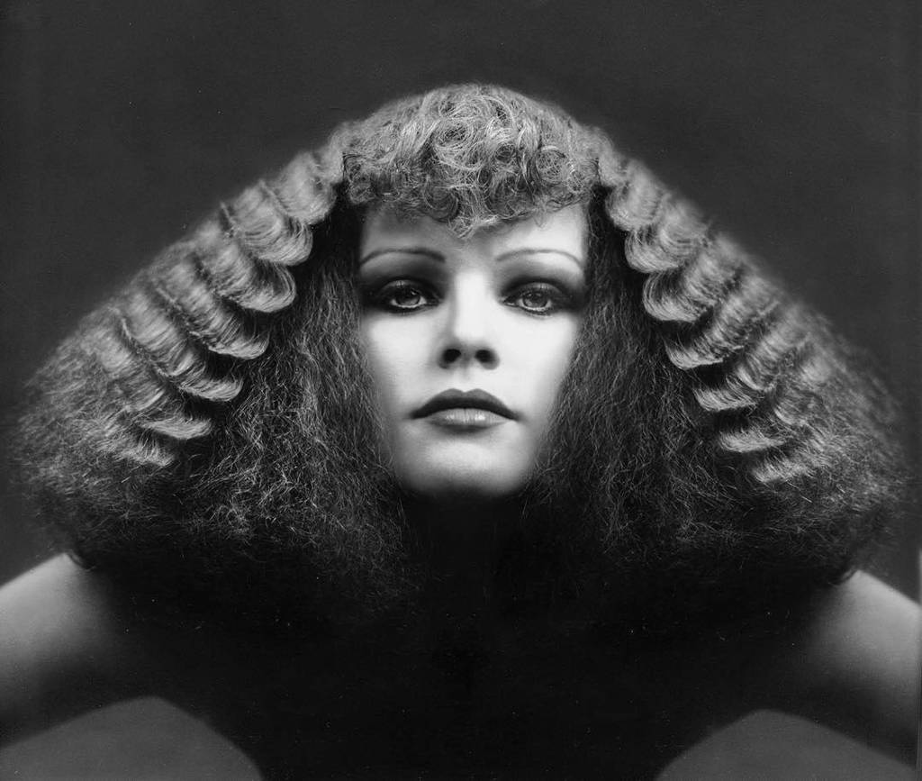 “I tried the Marcel wave on frizzy curly hair, and why not, after all there were no real rules in 1974” - Creative… ift.tt/2uByYqe