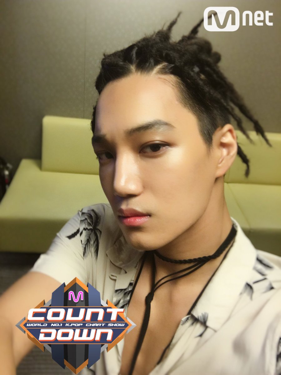 MnetMcountdown's tweet photo. 찰떡같은 콘셉트 소화력!! #EXO #카이 군 셀카! 티저 &amp; 뮤직비디오에서 얼매나 멋졌습니까 ㅠ_ㅠ 오늘 #엠카운트다운 최초공개 무대에서 더 어마어마한 카리스마와 퍼포먼스 보여드릴것을 약속하면서!!! 오늘 저녁 6시! #엑소 #KoKoBop 본방사수 https://t.co/RfximdNh51