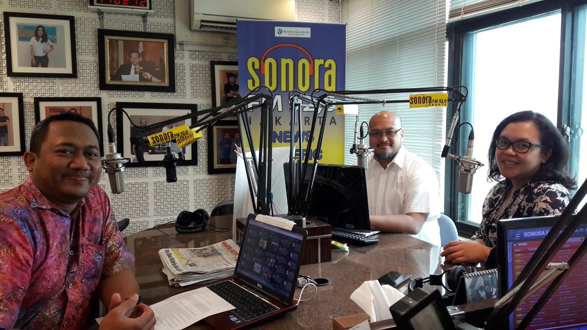 11.00#TalkShowSonora - s/d 12.00wib with <a href="/MakkiMakkiBC/">MakkiMakki</a> "brand experience &amp; brand loyalty". #BrandAndBranding <a href="/anneginting/">anne ginting</a> &amp; <a href="/mariotetelepta/">mario tetelepta</a>