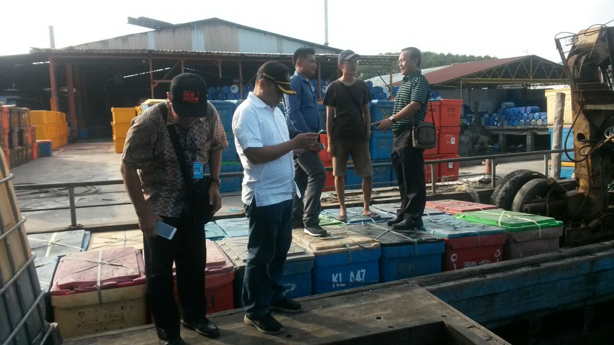 BKIPM_Tjpinang's tweet photo. 20/7 #SemakinMaju Monev & Konsolidasi antar 3 UPT Tpi, Batam dan Jambi di wilker Moro dan Karimun thdp kegiatan transit dan domas perikanan. https://t.co/3HVqJWykqD