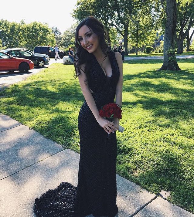 adoringalexis's tweet photo. HAPPY BIRTHDAY TO THIS GODDESS THAT DESERVES THE WORLD ILY #HappyBirthdayAlexis @ItsAlexisSimone https://t.co/q9vGj2jUTj