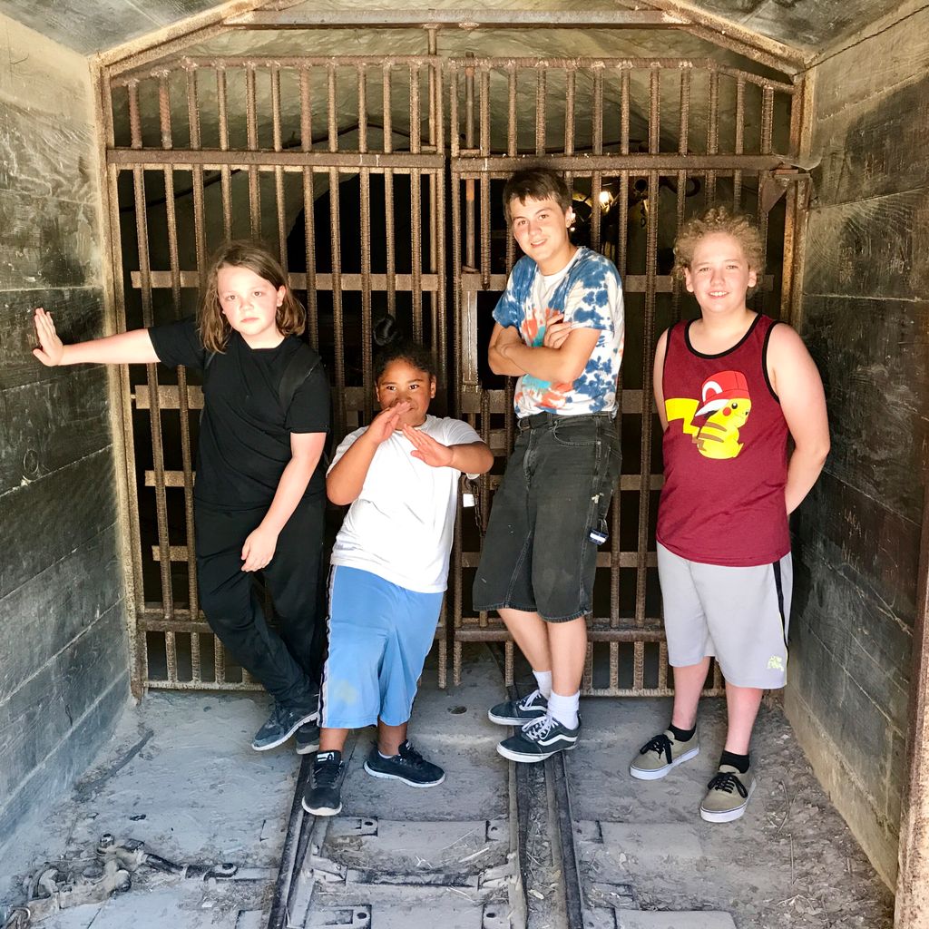 flowing_motion's tweet photo. Having a great time in summer camp! 

https://t.co/WzBMjSq38Q 

#flowingmotion#kungfu#shoalin#summercamp#cave#mines https://t.co/2c98BXnNWt