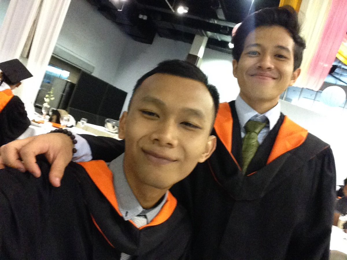 mohd_firdaus962's tweet photo. bukan senang nak selfie dgn budak ni...
#MyConvocationDay
#takrindupun😌 https://t.co/tZrJqQFGH2