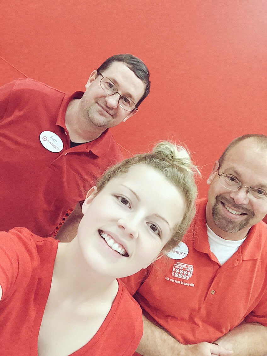 TGTInternMaddy's tweet photo. We ❤ Inventory !! #TargetInterns2017 https://t.co/yfl1ZfvKvv