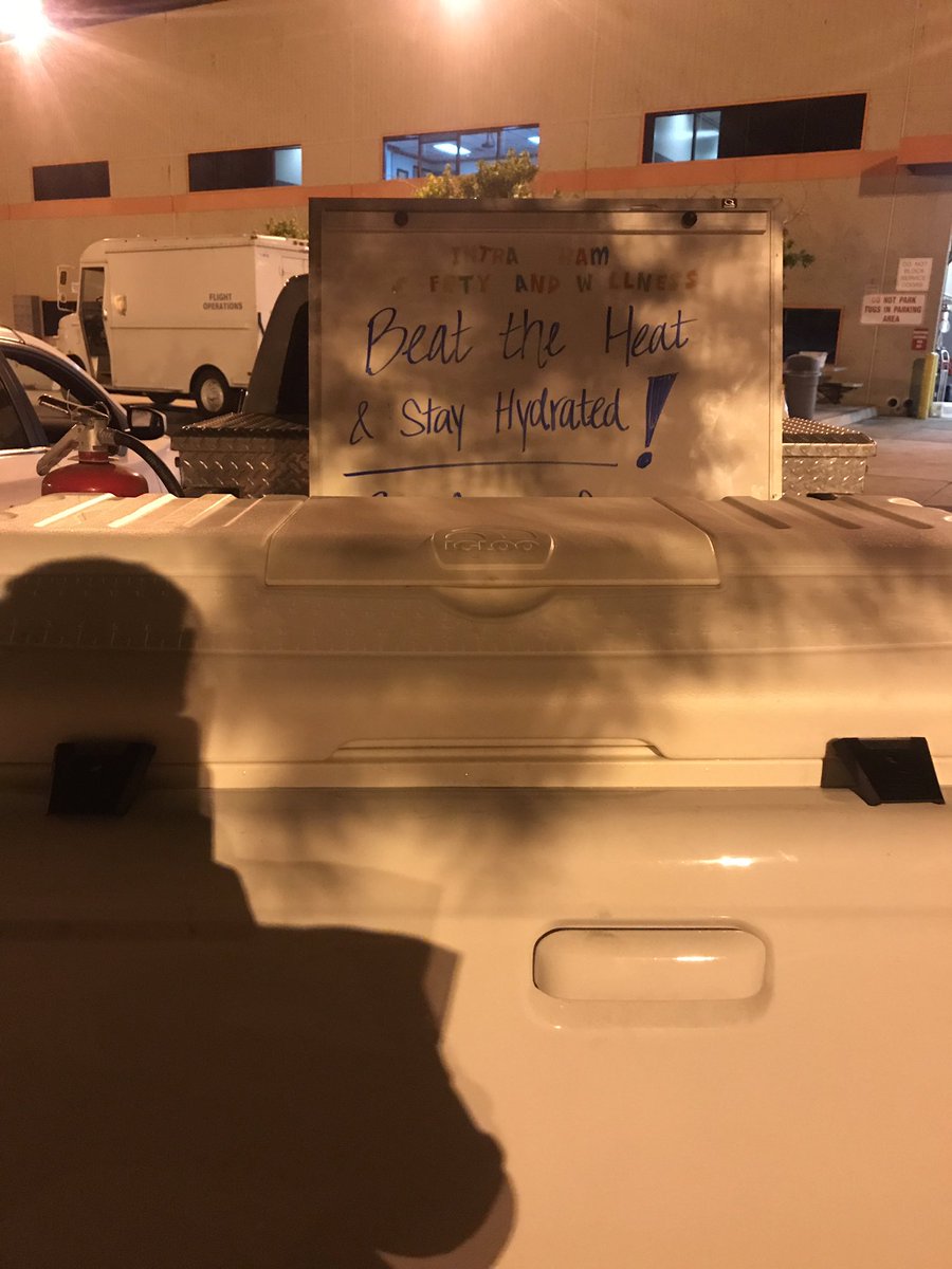 Beat the heat and Stay hydrated Intra ramp keeping there employees cool. #hydration <a href="/TimLeslieUPS/">Tim Leslie</a> <a href="/jpaloupsair/">John Palo</a>