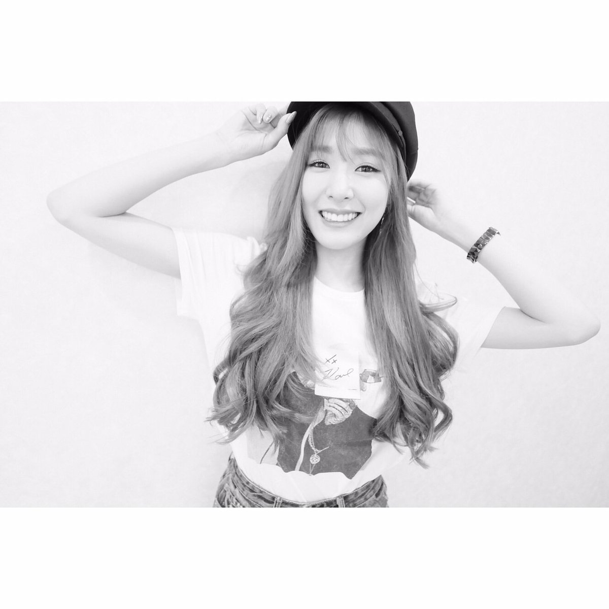 [OTHER][17-09-2014]Tiffany gia nhập mạng xã hội Instagram + Selca mới của cô - Page 15 DFJw0_sUQAAuBa0