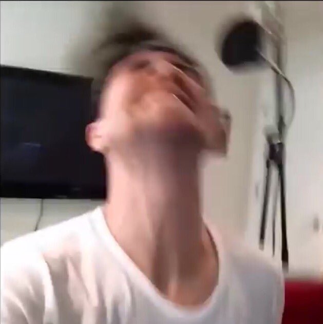 EmoFakeUpdates tweet picture