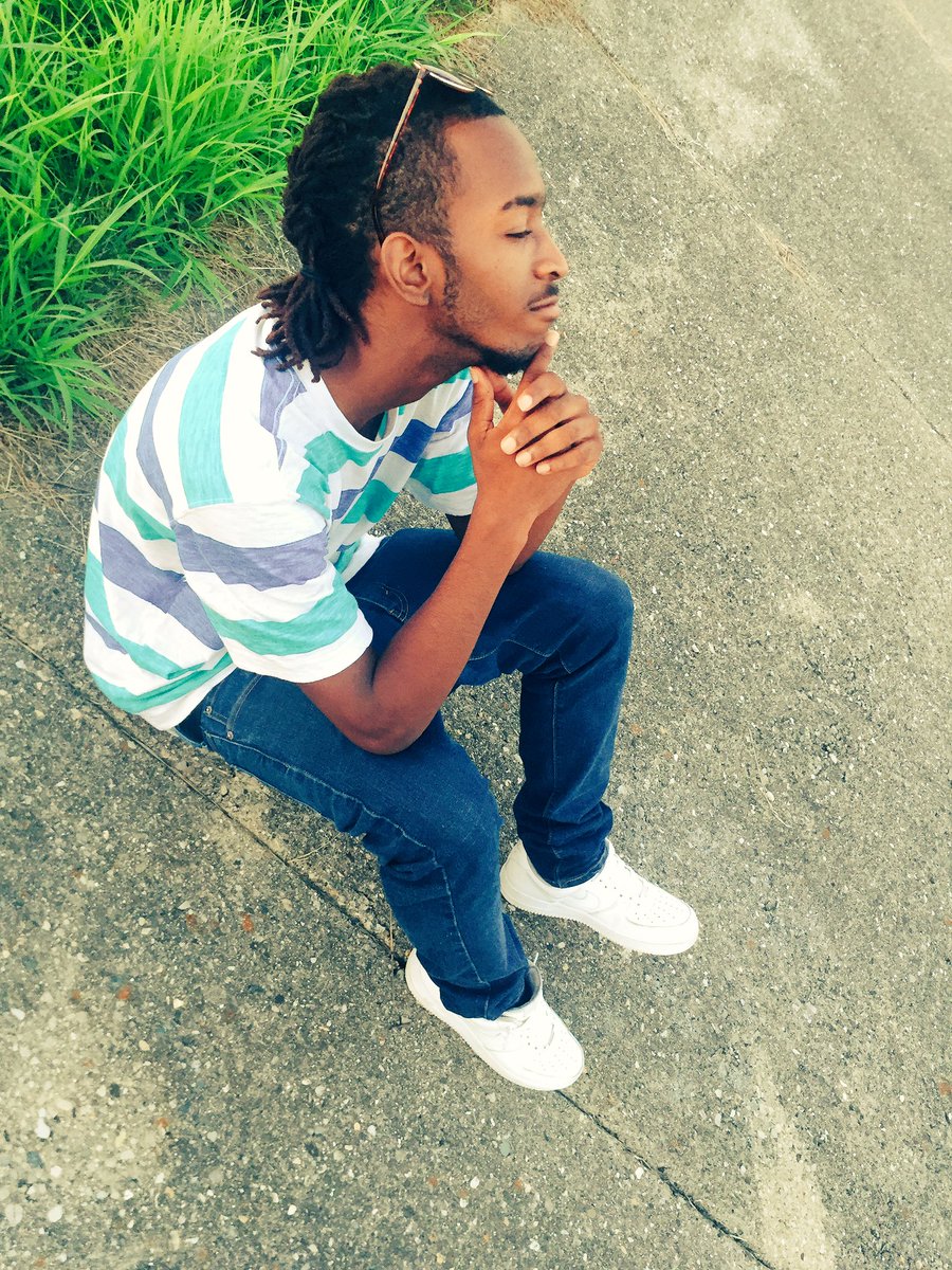 yng_tae1's tweet photo. #TheRealistNigga #2k17Nochill #plottingthenextmove https://t.co/EX52Kd9yy1