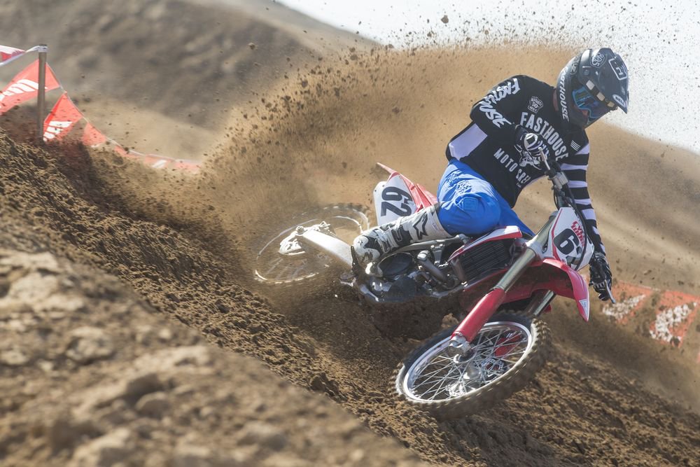 CycleWorldMag's tweet photo. 2018 @HondaPowersprts CRF450R--- Small changes amount to big gains: https://t.co/9LlRRmp94l #CWFirstRide https://t.co/onemMDa2nK
