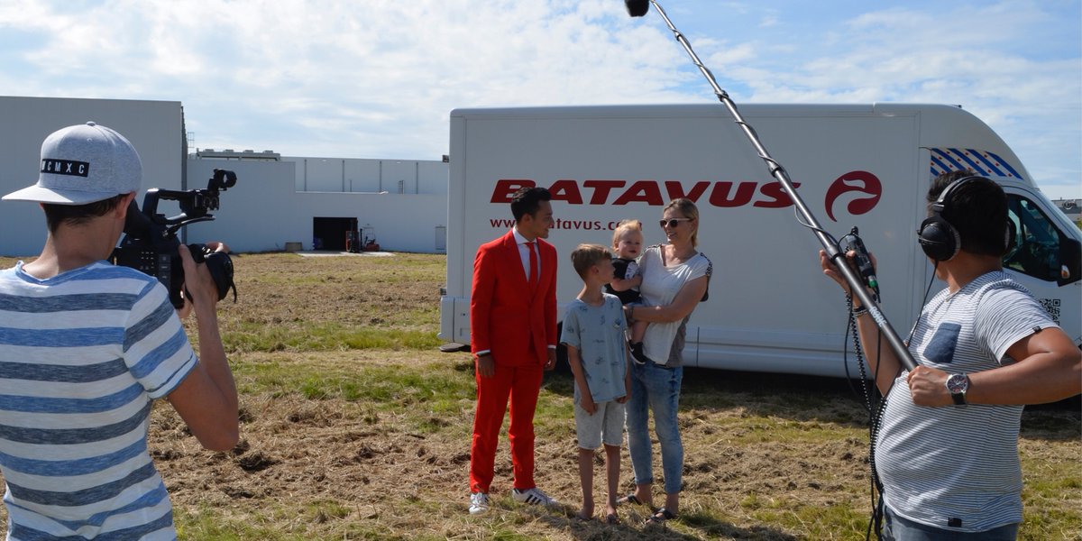 Derek verrast zijn vader met een nieuwe Batavus CNCTD. Bekijk de overval hier: bit.ly/2ud5ldN #iedereeneenbatavus #batavus #fietsen