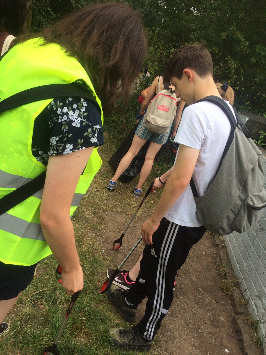 Ncskatieteam3's tweet photo. Started our job as litter collectors yesterday...there's no training you just pick it up as you go along! (And raise £200!) @NCS #NCSnotts https://t.co/Vdg0Oeccza