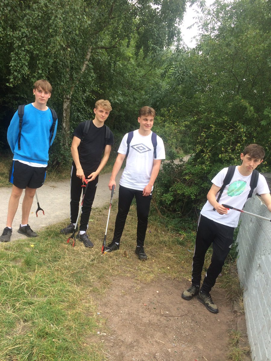 Ncskatieteam3's tweet photo. Started our job as litter collectors yesterday...there's no training you just pick it up as you go along! (And raise £200!) @NCS #NCSnotts https://t.co/Vdg0Oeccza