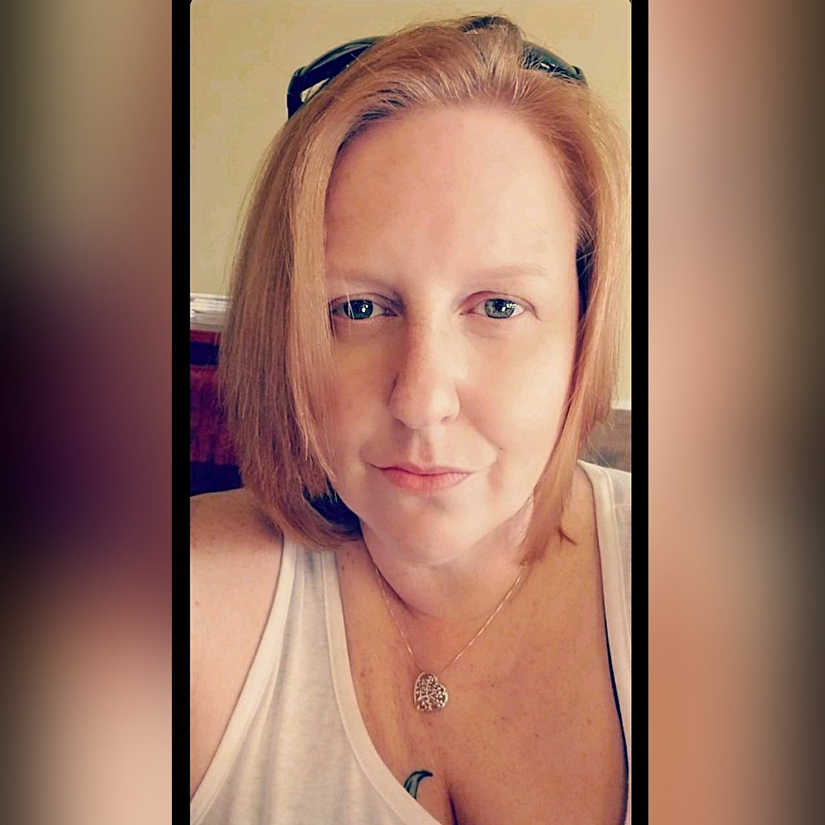 1badassginger's tweet photo. Behind her smile are stories that you may never understand........she's a mess of gorgeous chaos and you can see it in her eyes. https://t.co/IFtMAlGLjw