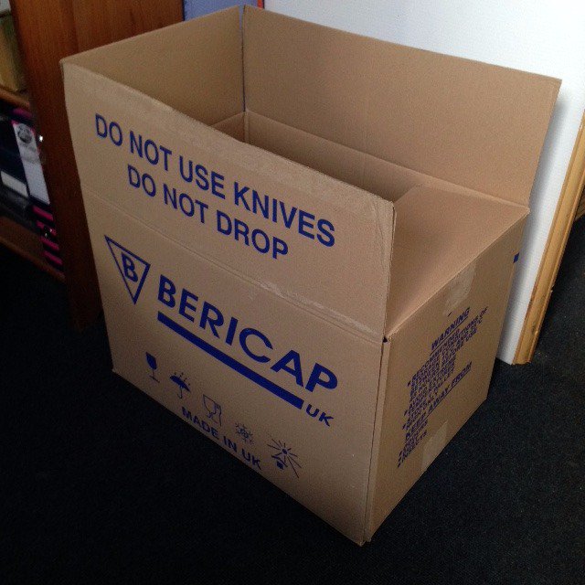 allboxedoff1's tweet photo. The 3 main boxes we supply (CM)

Bericap - 56 x 38 x39
Federfin - 58 x 40 x38
Plain - 59 x 40 x41

see our website:
https://t.co/ImncRD3BGM https://t.co/nt5JnQo8zn