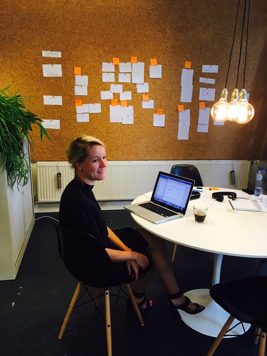 Onze nieuwe collega <a href="/DebbyvAdrichem/">Debby van Adrichem</a> in the house en meteen lekker aan het werk! :)