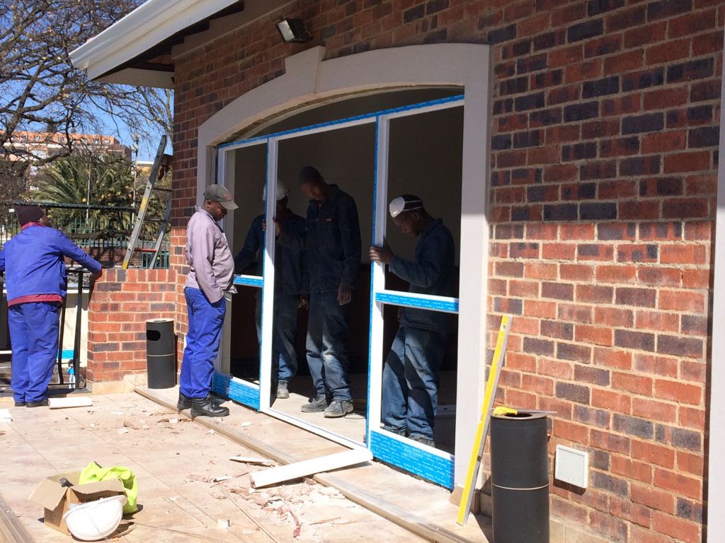 KingEdVIISchool's tweet photo. #RedProjects @KingEdVIISchool New aluminum doors been installed at Rob Wray Pavillion #redimprovements always on the go! #redclass https://t.co/AwvYOhLtQ4